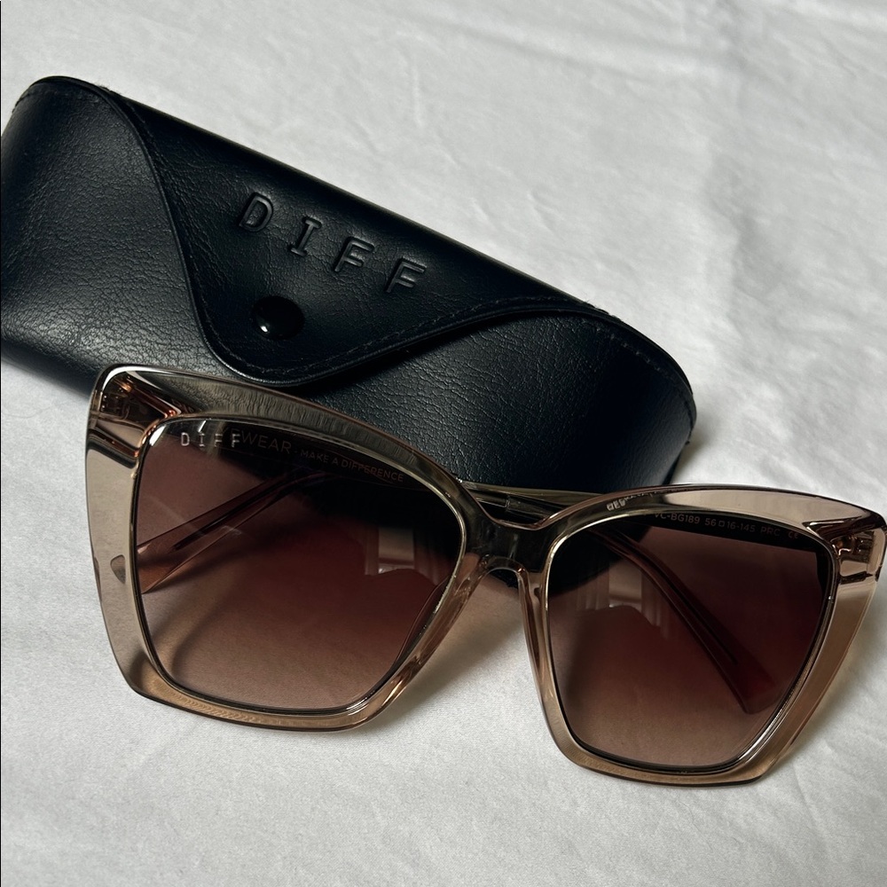 DIFF Eyewear Women's Tan Sunglasses